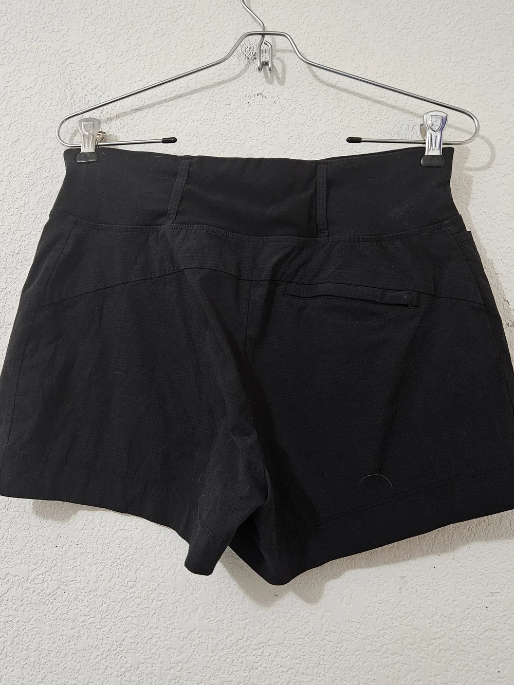 Athleta Trekkie North Mid-rise Short Size 2